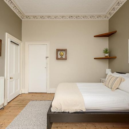 2 Bed Old Town Apartment - Next To Castle Edynburg Zewnętrze zdjęcie