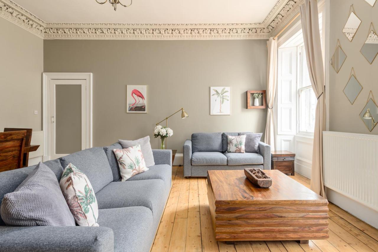 2 Bed Old Town Apartment - Next To Castle Edynburg Zewnętrze zdjęcie