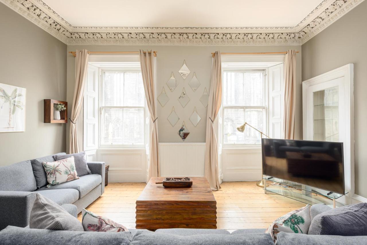 2 Bed Old Town Apartment - Next To Castle Edynburg Zewnętrze zdjęcie
