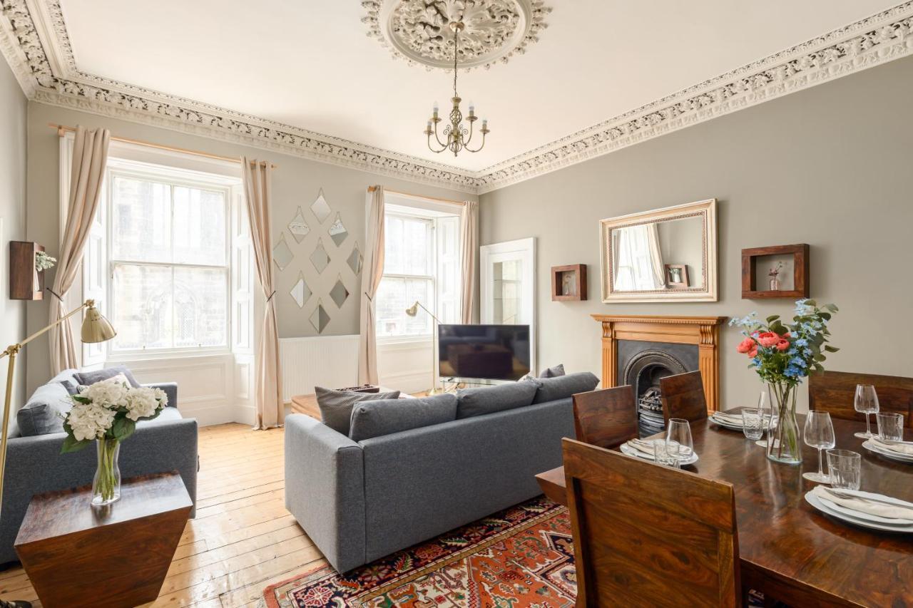 2 Bed Old Town Apartment - Next To Castle Edynburg Zewnętrze zdjęcie