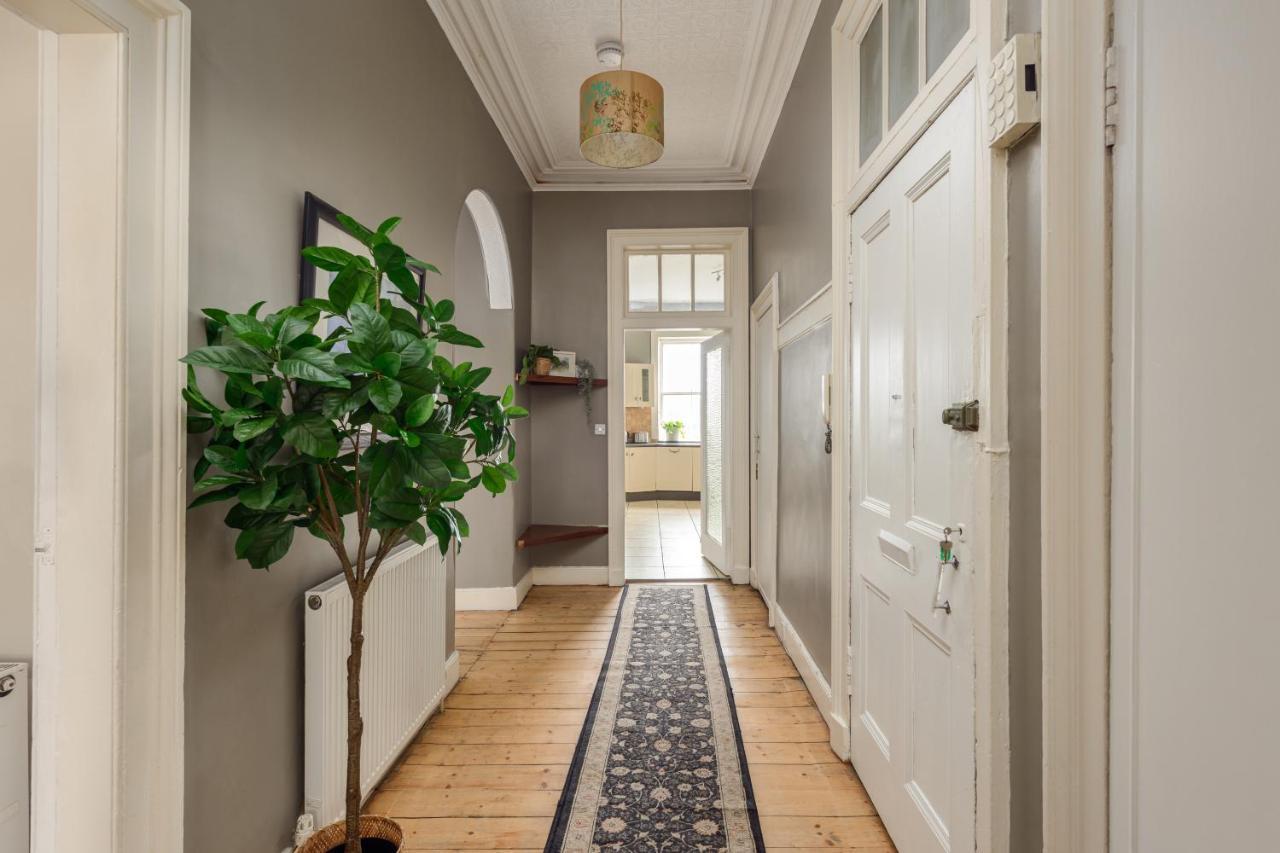 2 Bed Old Town Apartment - Next To Castle Edynburg Zewnętrze zdjęcie