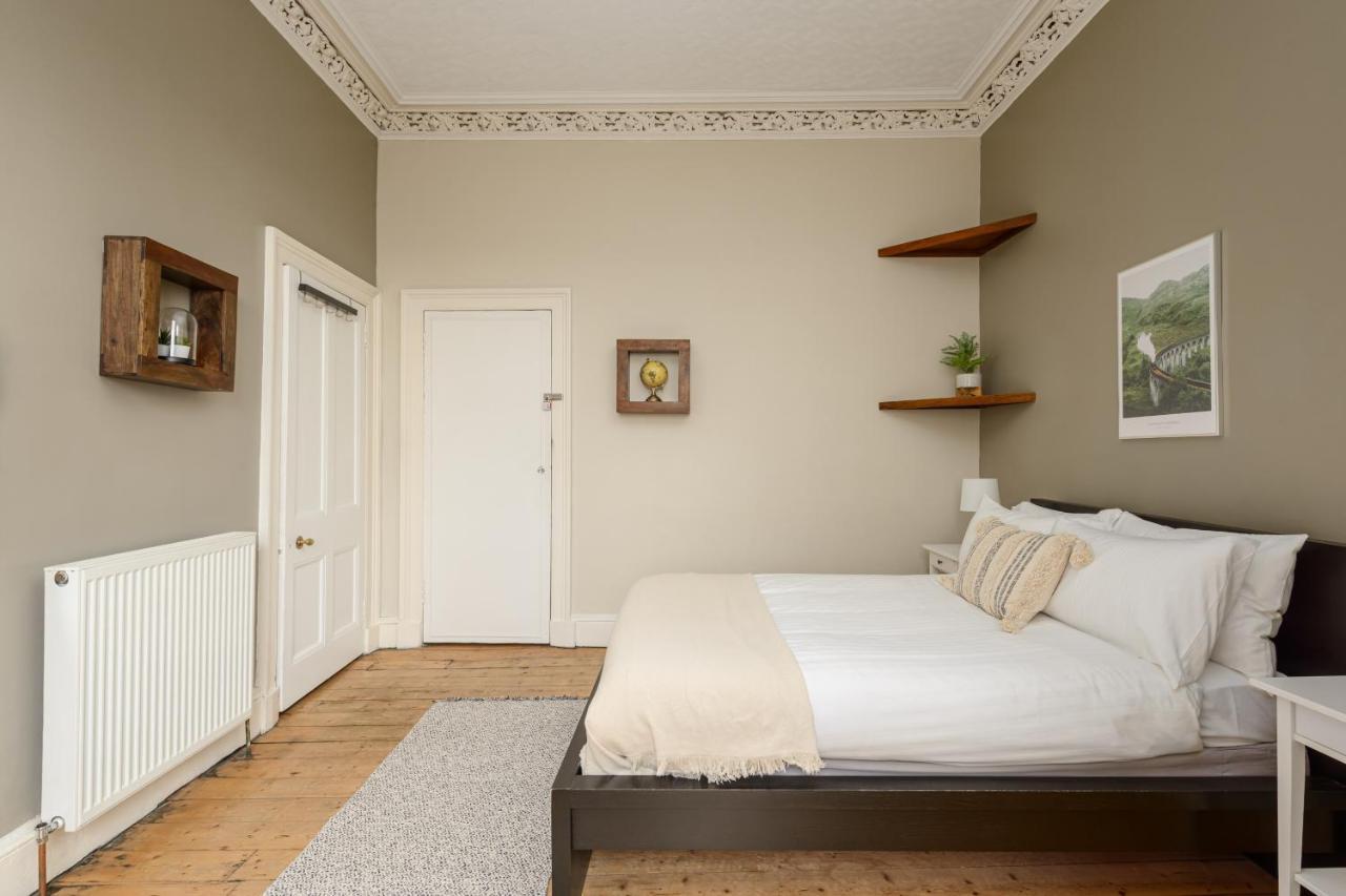 2 Bed Old Town Apartment - Next To Castle Edynburg Zewnętrze zdjęcie
