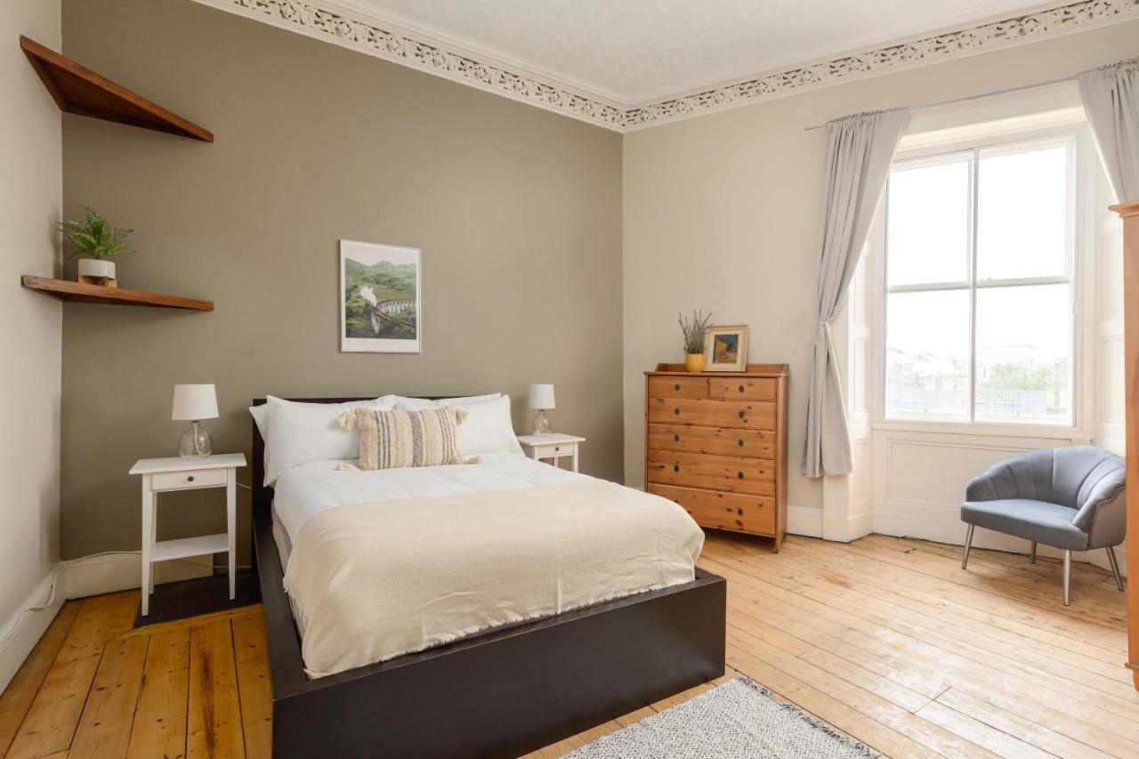 2 Bed Old Town Apartment - Next To Castle Edynburg Zewnętrze zdjęcie